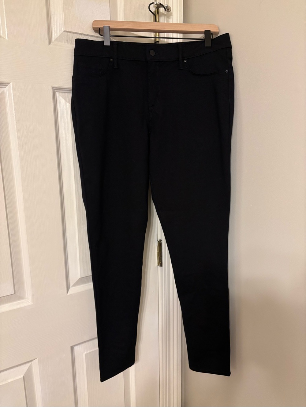 Jessica Simpson Black Kiss Me Skinny Jeans Size 16